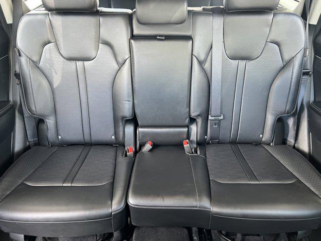 used 2024 Kia Sorento car, priced at $28,997