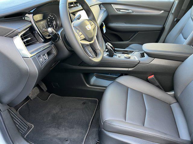 new 2025 Cadillac XT5 car, priced at $45,997