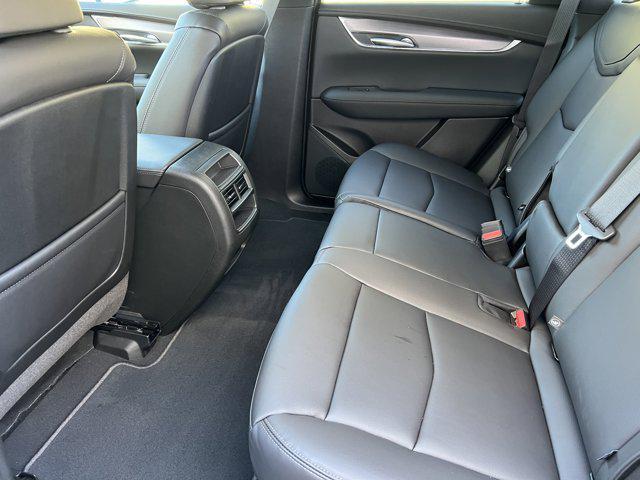 new 2025 Cadillac XT5 car, priced at $45,997