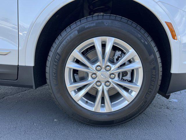 new 2025 Cadillac XT5 car, priced at $45,997