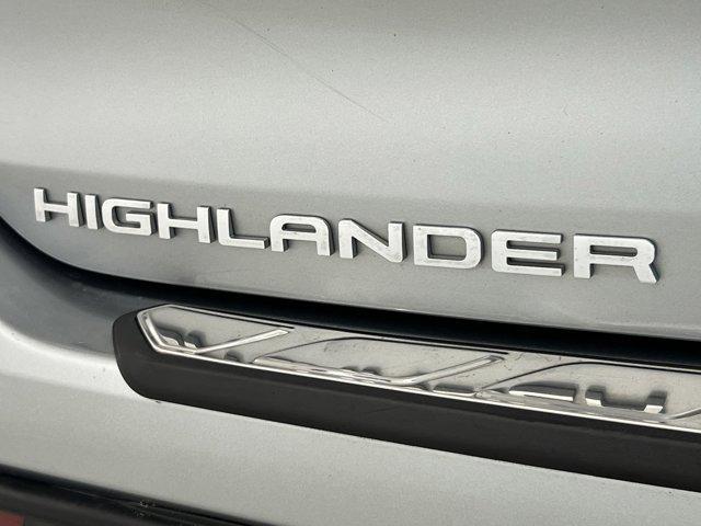 used 2021 Toyota Highlander car, priced at $35,997