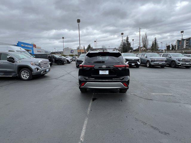 used 2021 Toyota Highlander car, priced at $40,997