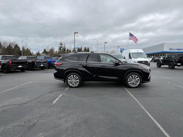 used 2021 Toyota Highlander car, priced at $40,997