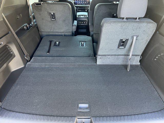 new 2026 Chevrolet Traverse car, priced at $43,093
