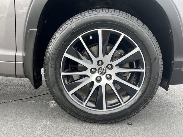 used 2018 Toyota Highlander car, priced at $25,497