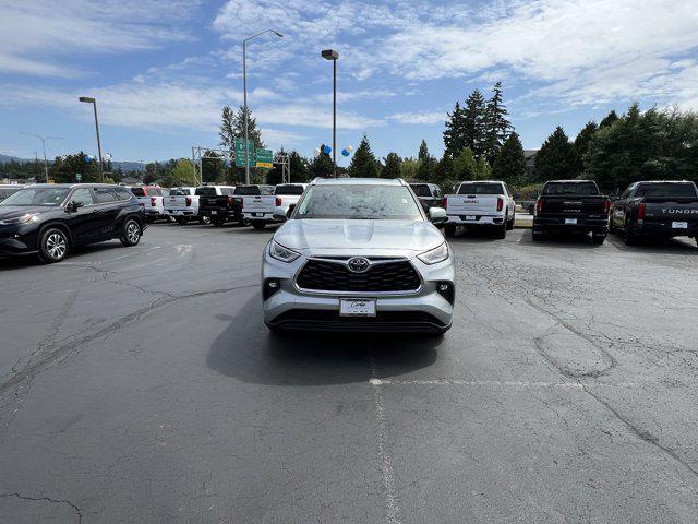 used 2021 Toyota Highlander car, priced at $35,697