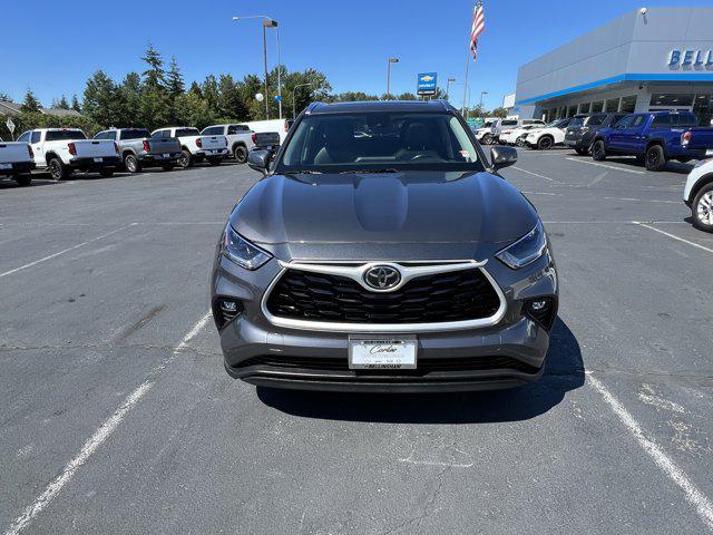 used 2021 Toyota Highlander car, priced at $30,697