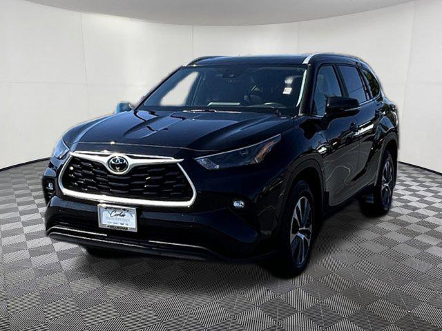 used 2024 Toyota Highlander car, priced at $45,497