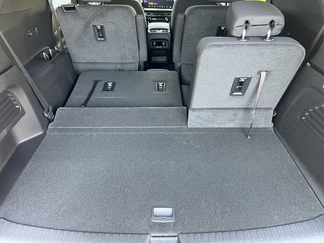 new 2025 Chevrolet Traverse car, priced at $40,595