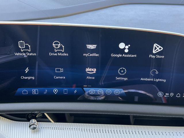 new 2025 Cadillac OPTIQ car, priced at $57,790