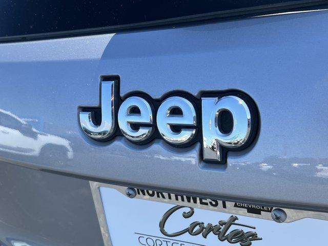 used 2017 Jeep Grand Cherokee car, priced at $13,797