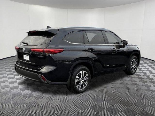 used 2021 Toyota Highlander Hybrid car, priced at $32,797