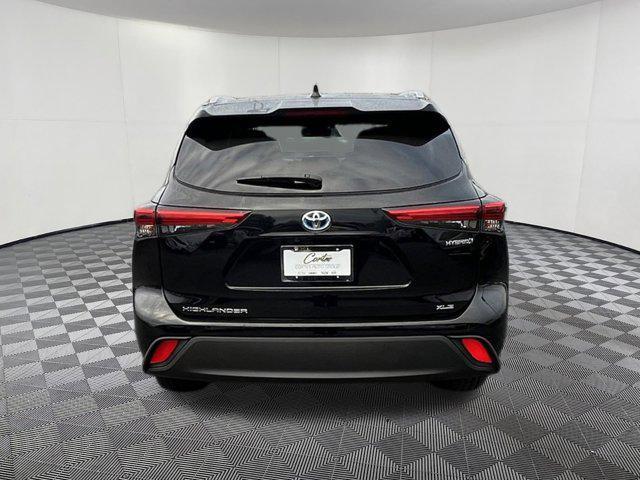 used 2021 Toyota Highlander Hybrid car, priced at $32,797