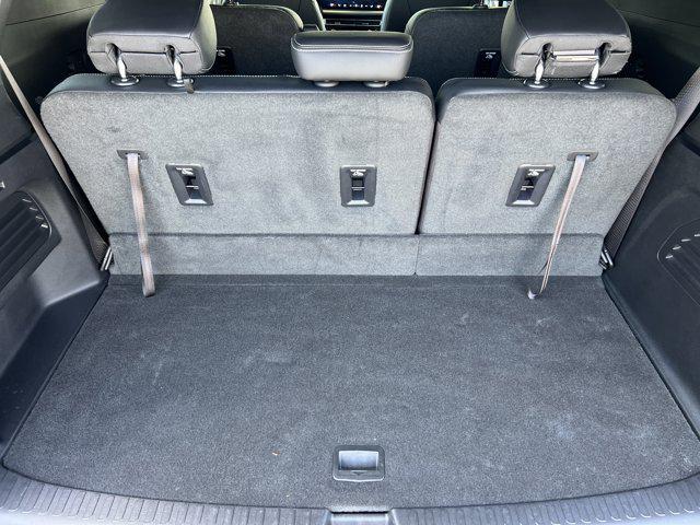 used 2024 Chevrolet Traverse car, priced at $43,997