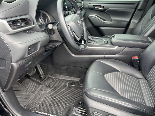 used 2022 Toyota Highlander car, priced at $40,997
