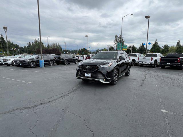 used 2022 Toyota Highlander car, priced at $40,997
