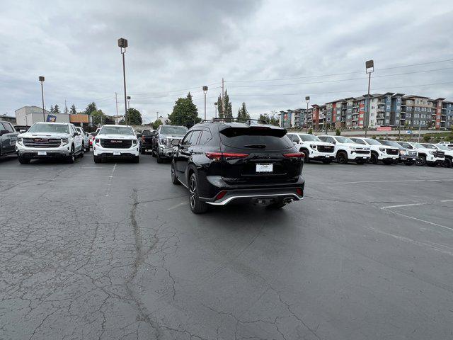 used 2022 Toyota Highlander car, priced at $40,997