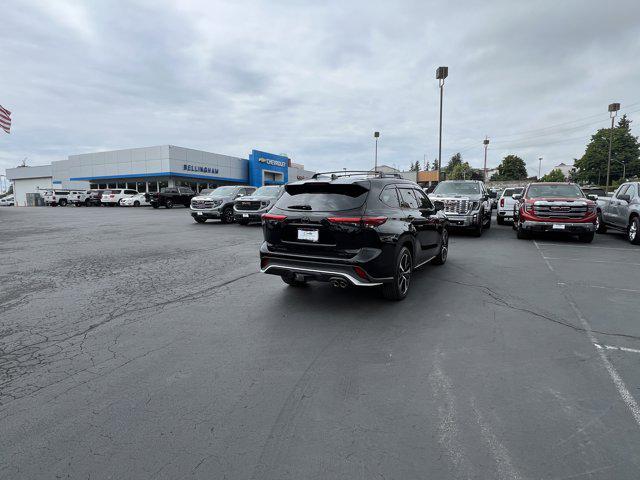 used 2022 Toyota Highlander car, priced at $40,997