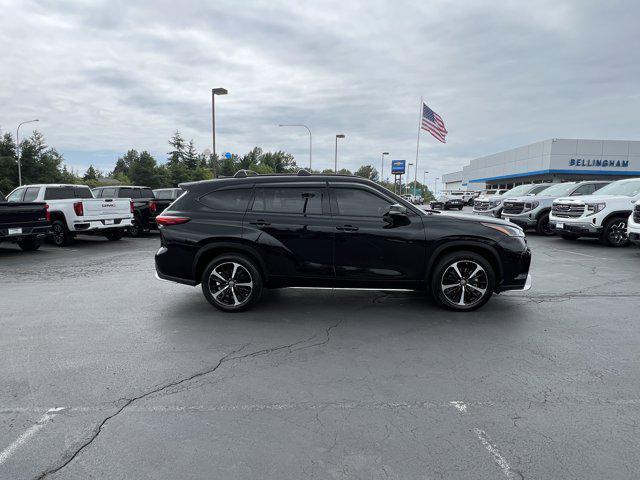 used 2022 Toyota Highlander car, priced at $40,997