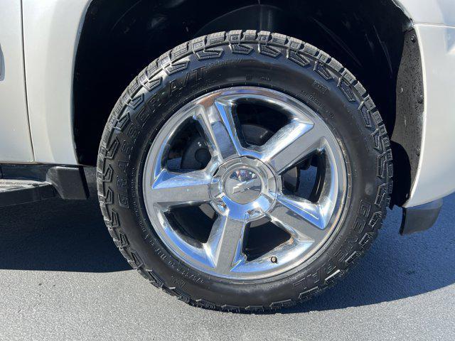 used 2011 Chevrolet Avalanche car, priced at $17,497