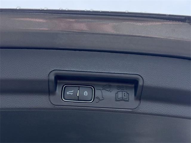 new 2025 Ford Explorer car