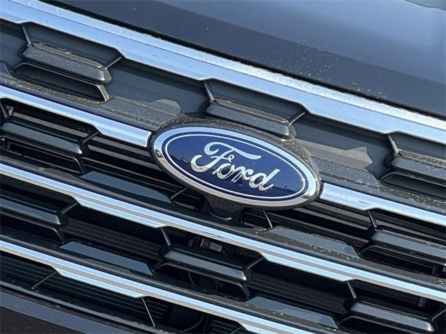 new 2025 Ford Explorer car