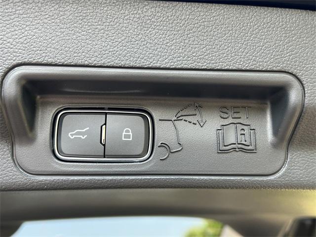 new 2025 Ford Explorer car