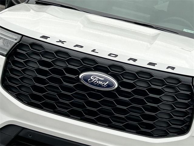 new 2025 Ford Explorer car