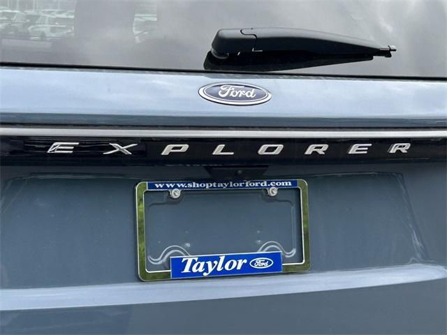new 2025 Ford Explorer car