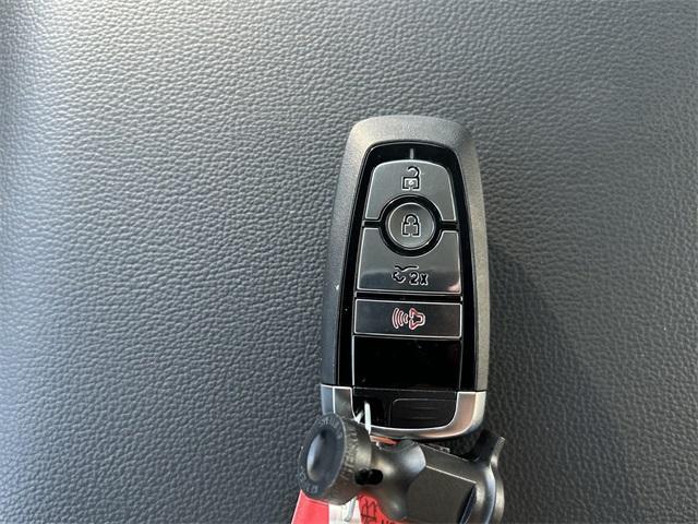 new 2025 Ford F-150 Lightning car