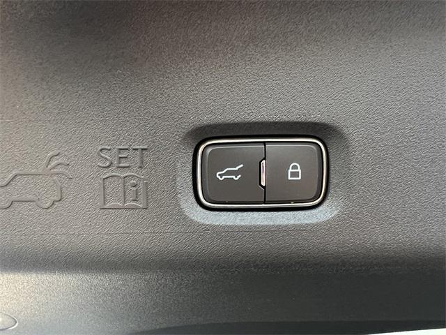 new 2025 Ford Expedition car, priced at $73,000