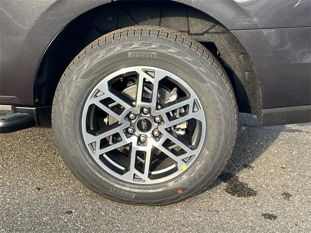 new 2025 Ford Expedition car, priced at $73,000