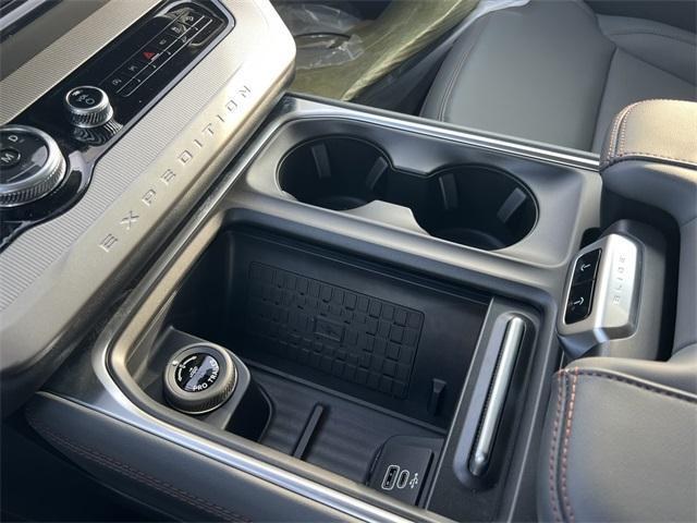 new 2025 Ford Expedition car, priced at $73,000