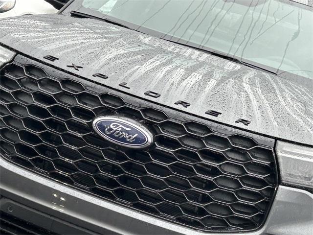 new 2025 Ford Explorer car