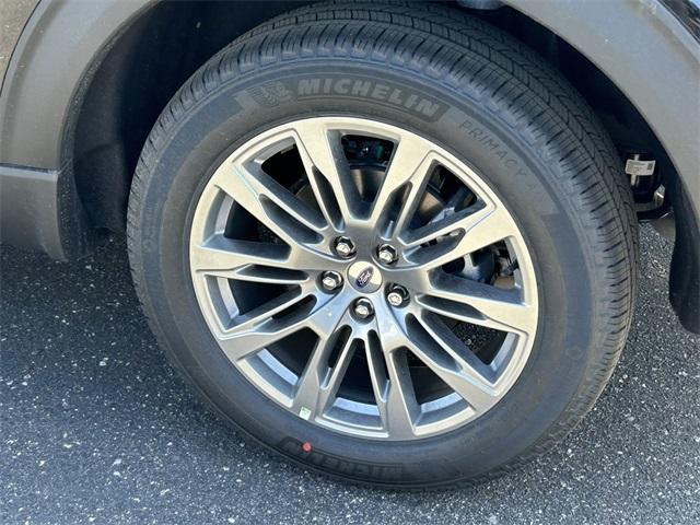 new 2025 Ford Explorer car