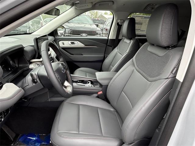 new 2025 Ford Explorer car