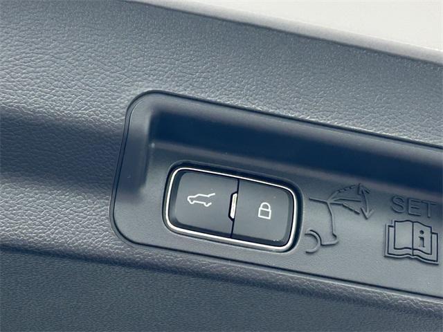 new 2025 Ford Explorer car