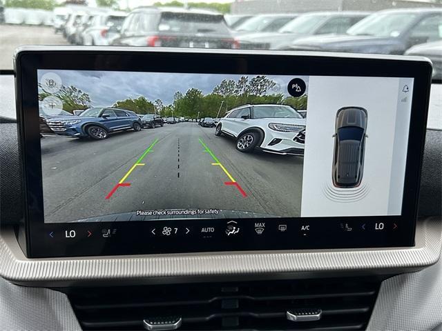 new 2025 Ford Explorer car