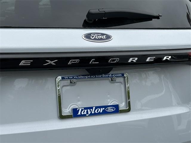 new 2025 Ford Explorer car