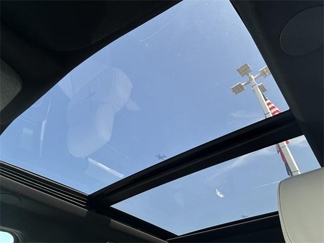 new 2025 Ford F-150 Lightning car
