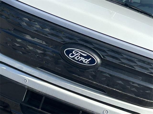 new 2025 Ford F-150 Lightning car