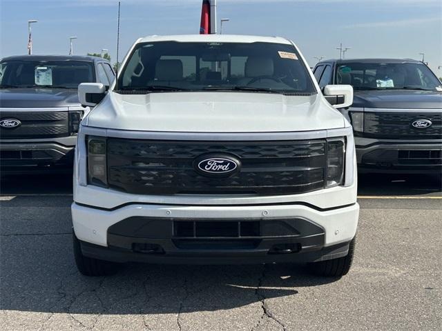 new 2025 Ford F-150 Lightning car