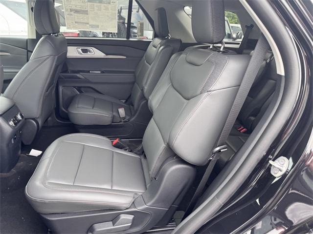 new 2025 Ford Explorer car