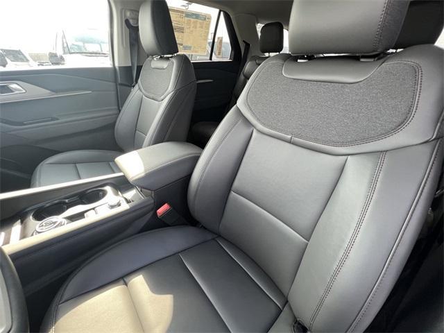 new 2025 Ford Explorer car