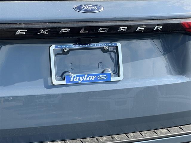 new 2025 Ford Explorer car