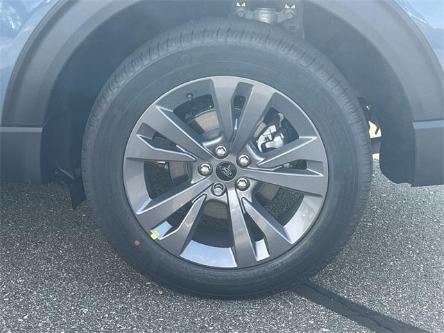 new 2025 Ford Explorer car