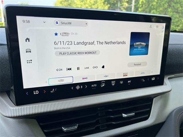 new 2025 Ford Explorer car