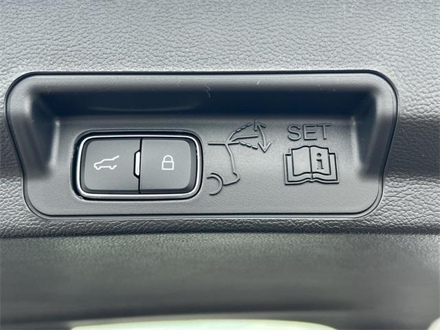 new 2025 Ford Explorer car