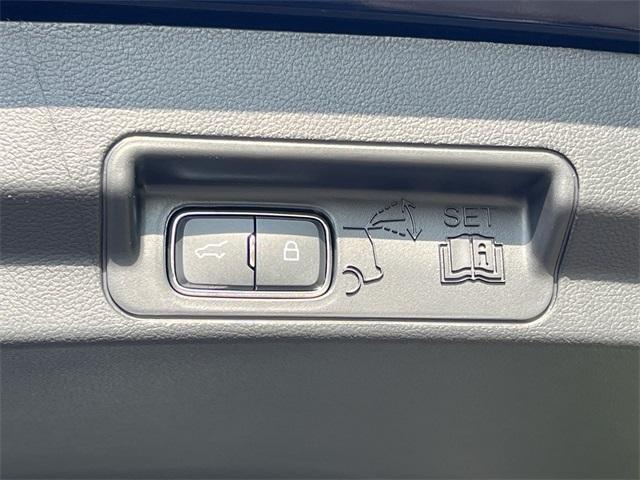 new 2025 Ford Explorer car