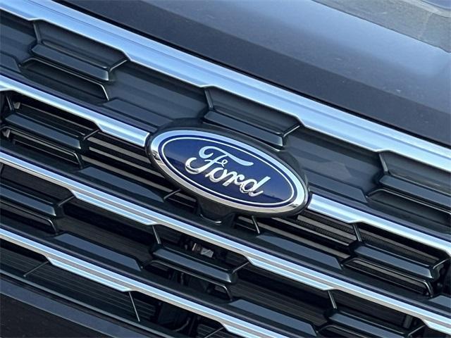 new 2025 Ford Explorer car